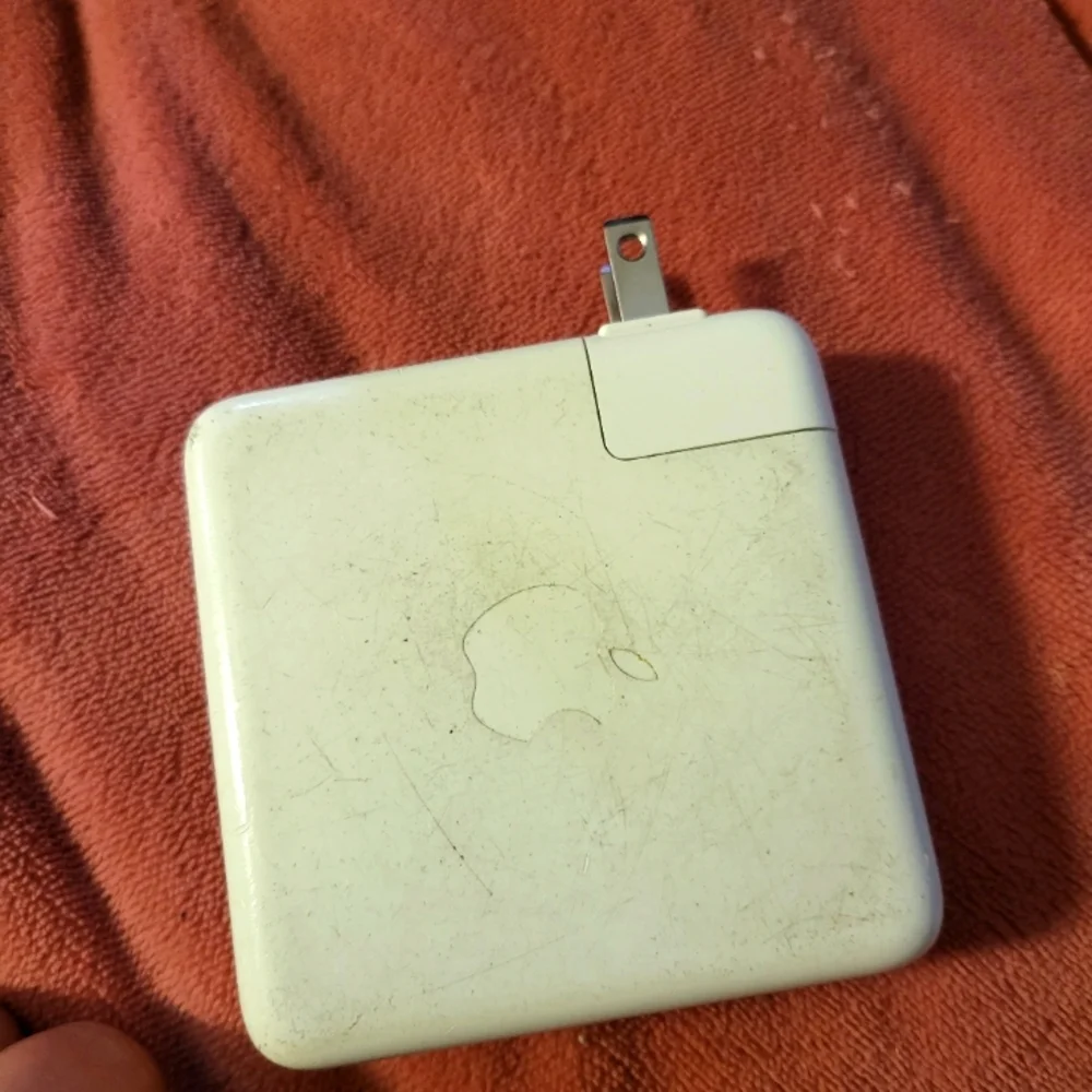 MacBook Pro Power adapter